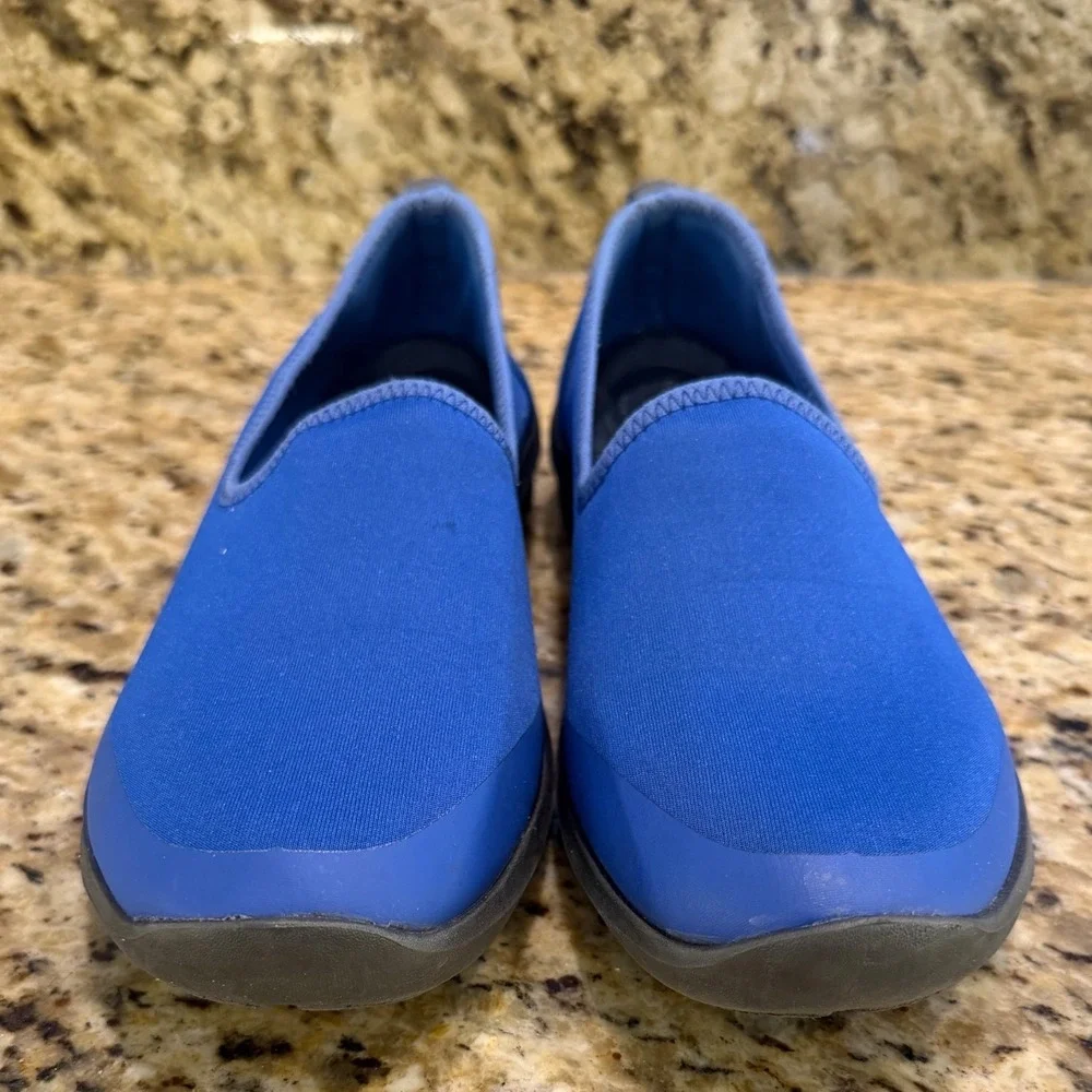 Crocs Duet Busy Day Flat Shoes Womens 10 Blue Slip On Comfort Athleisure Stretch